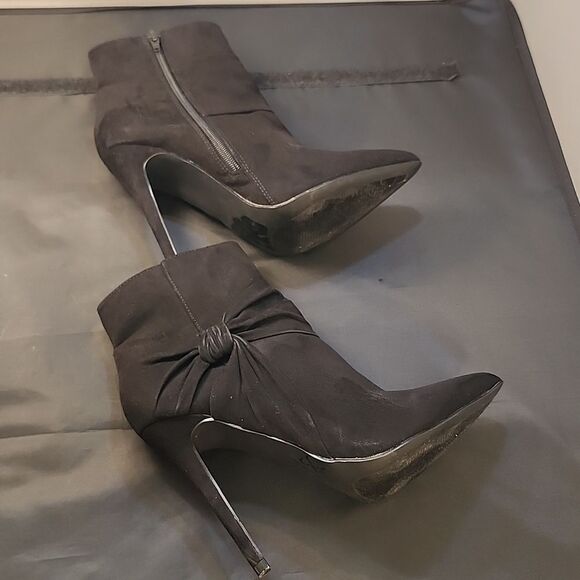 JUSTFAB POINTED TOE SIDE ZIPPER CLOSURE WOMEN'S ANKLE BOWNOT  BOOTIES - Picture 5 of 14